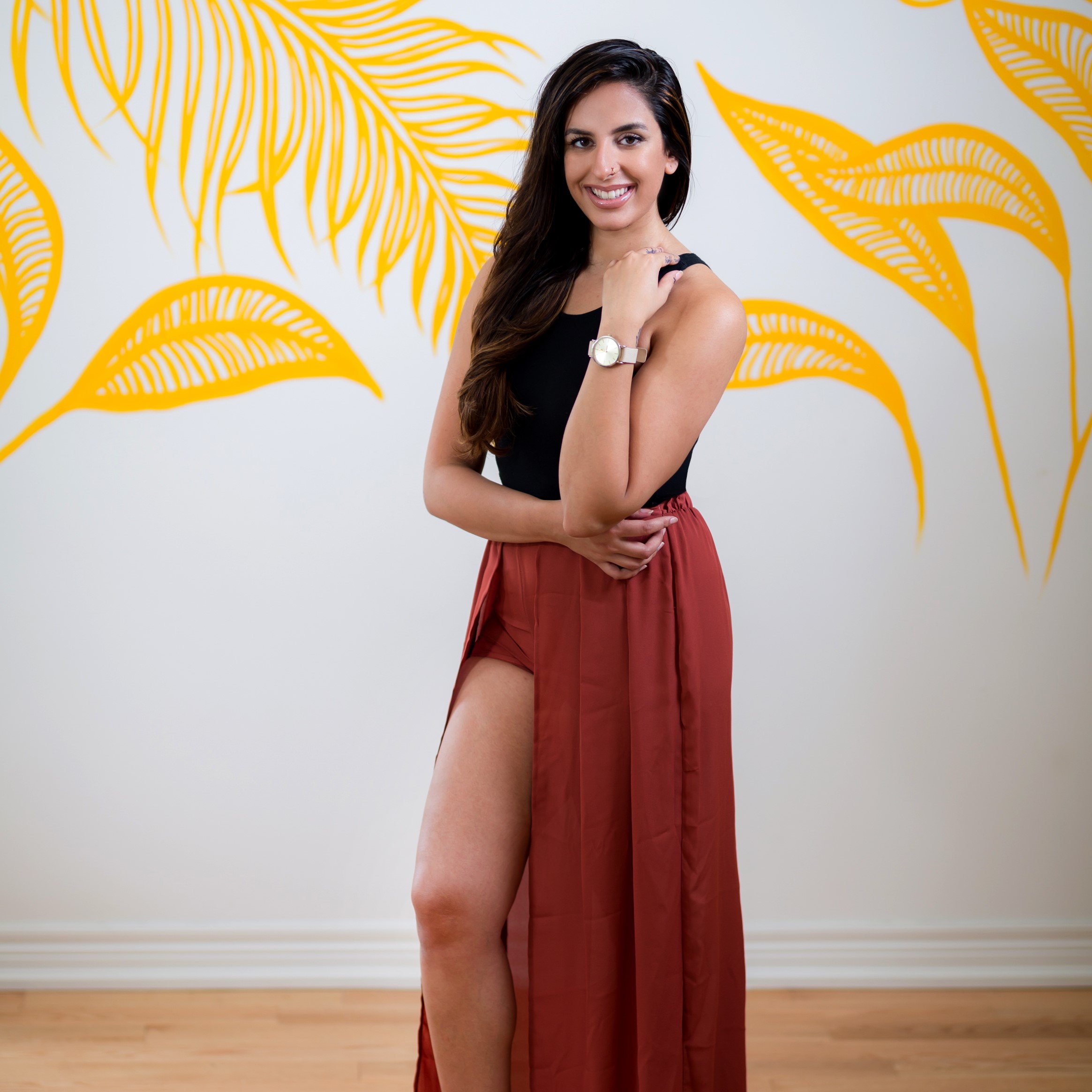 Business artist Jasmin Pannu posing for a professional photo