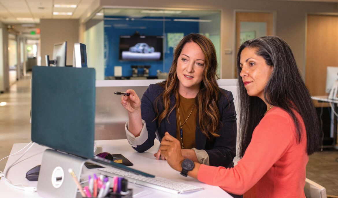 What Is Business Consulting: 8 Types of Consulting and Solutions by The Write Direction